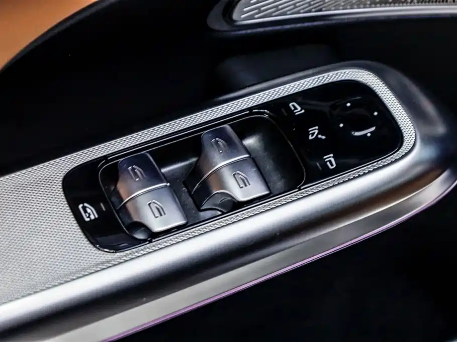 Mercedes-Benz E-Class 2025 Facelift E 300 L Luxury фото 25