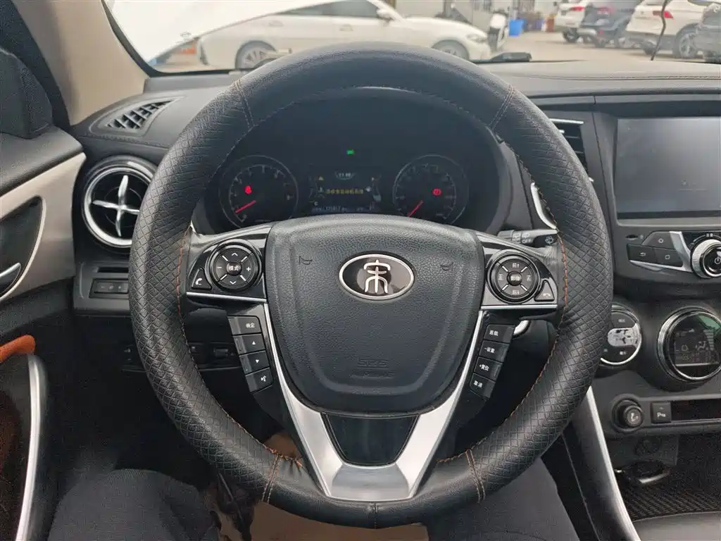 BYD Song 2016 Unrivaled Edition 1.5TI Manual Elegance Edition фото 11