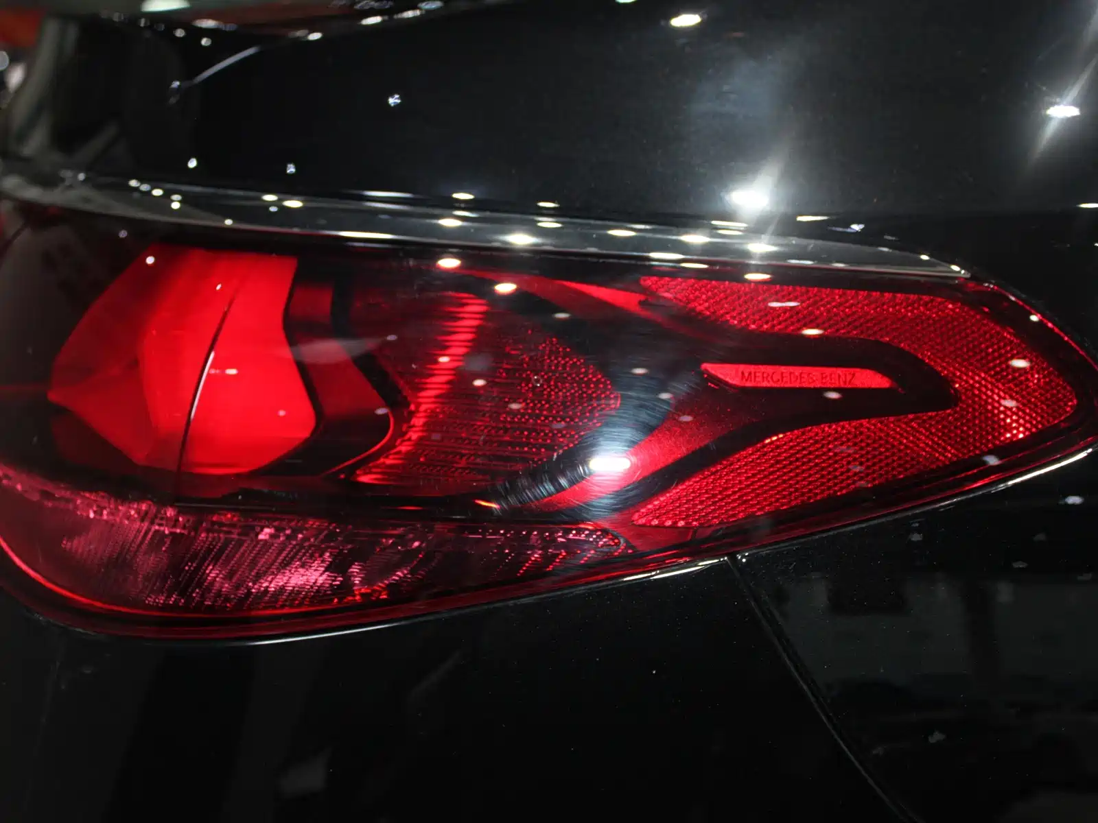 Фото 18 - Mercedes-Benz E-Class
