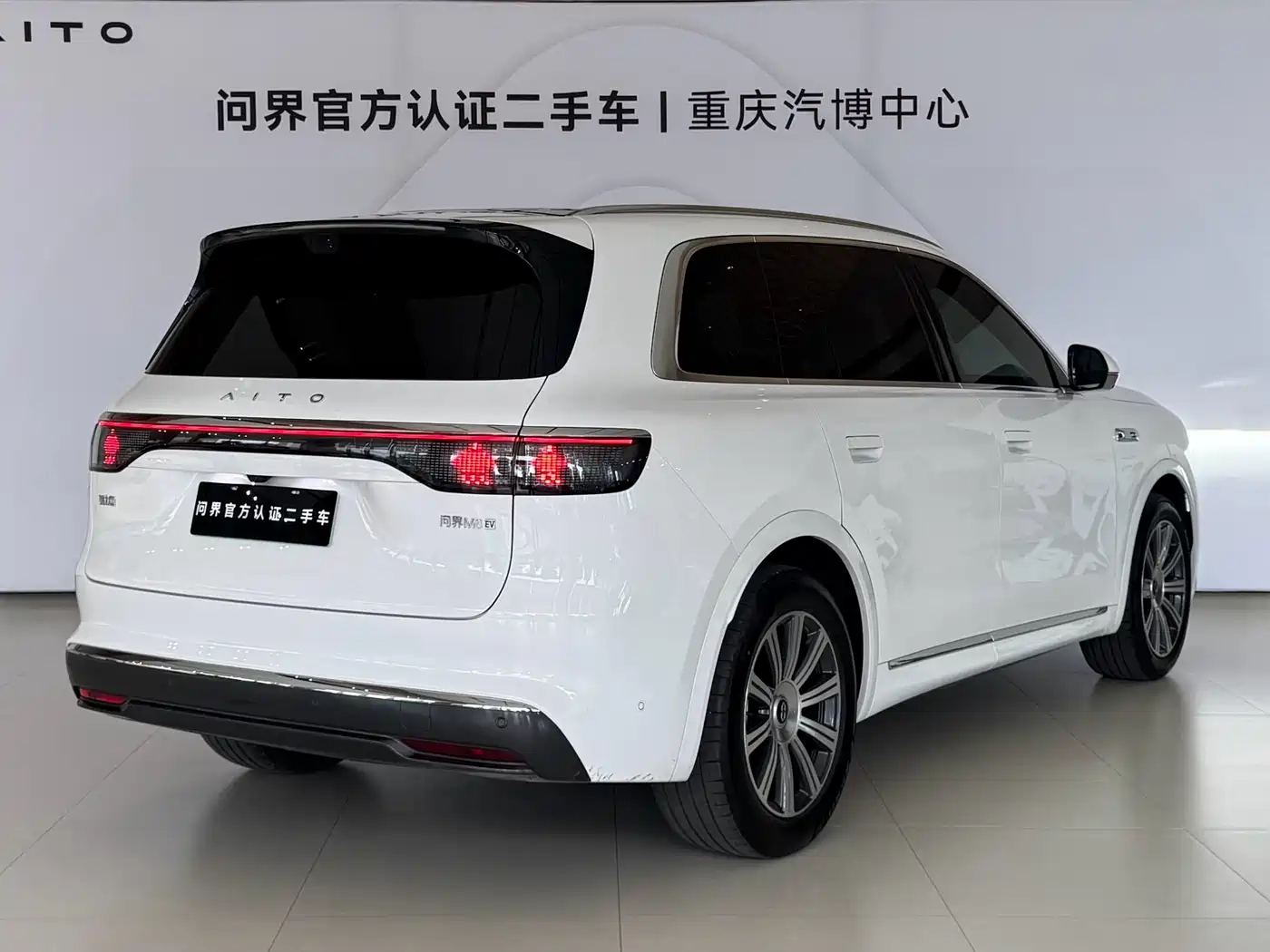 AITO Wenjie AITO M8 2025 Pure Electric Max+ 5-Seater Long Range Version фото 3