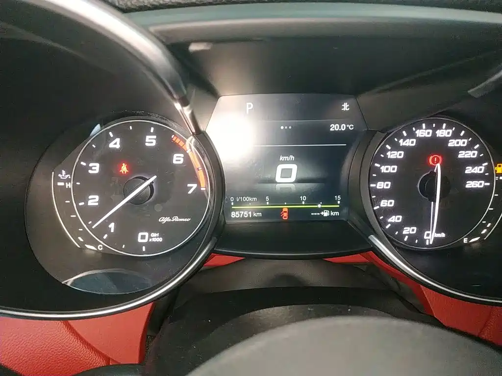 Alfa Romeo Giulia 2018 2017 2.0T 280HP Luxury Edition