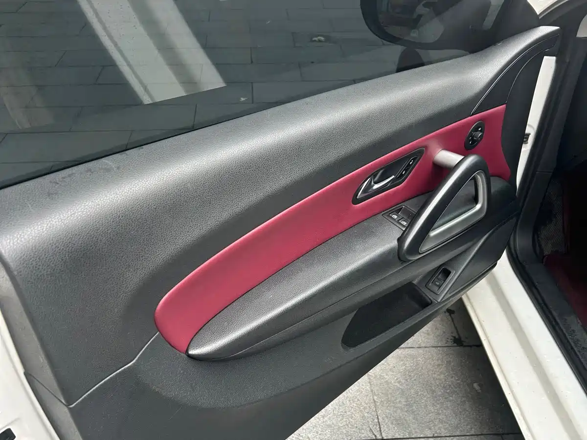 Volkswagen Scirocco 2014 1.4TSI Racing Edition фото 9