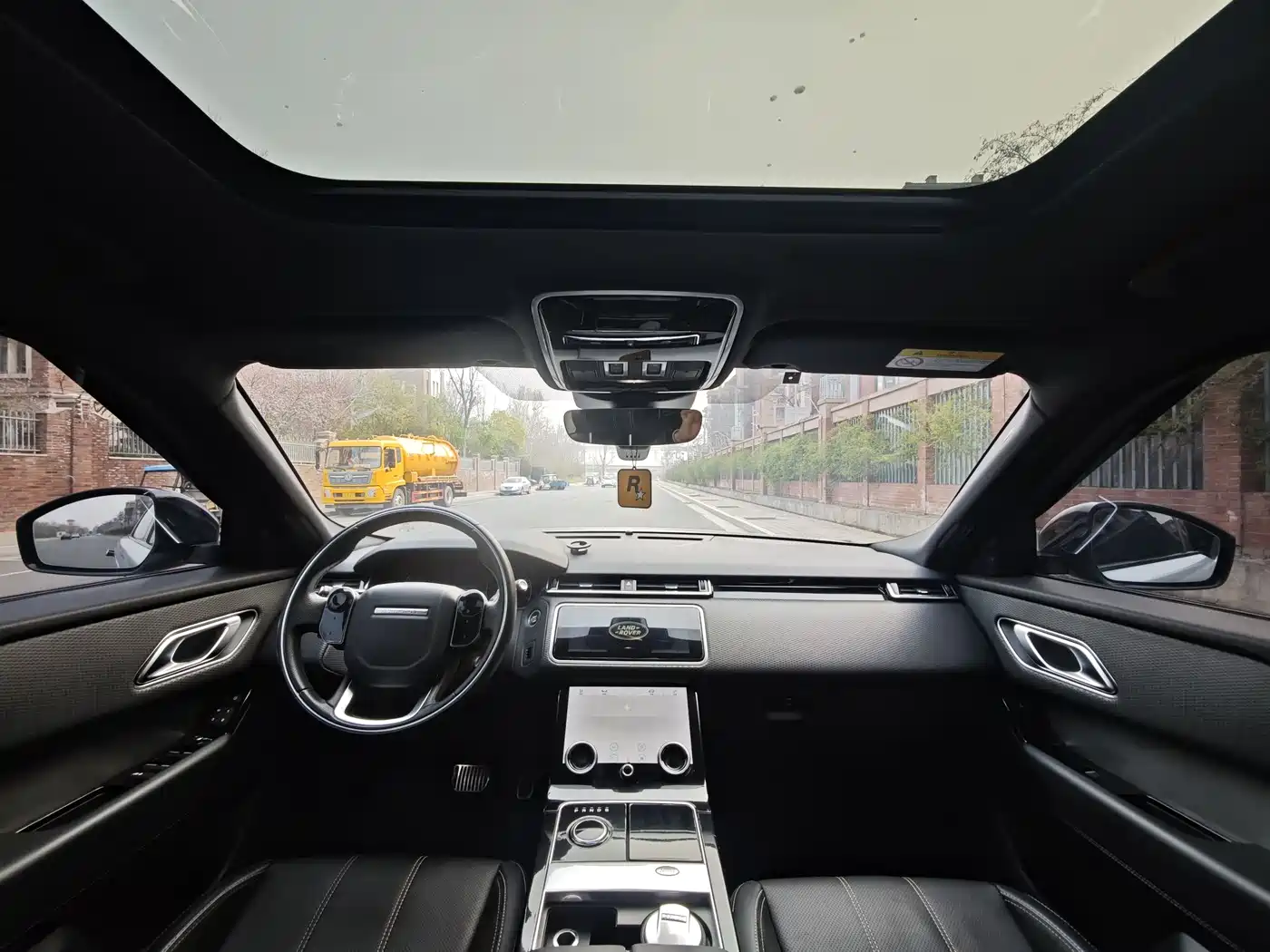 Land Rover Range Rover Velar 2018 P300 R-DYNAMIC S фото 7