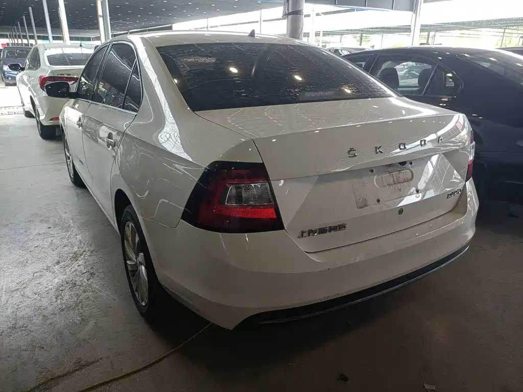 Фото 23 - Škoda Rapid