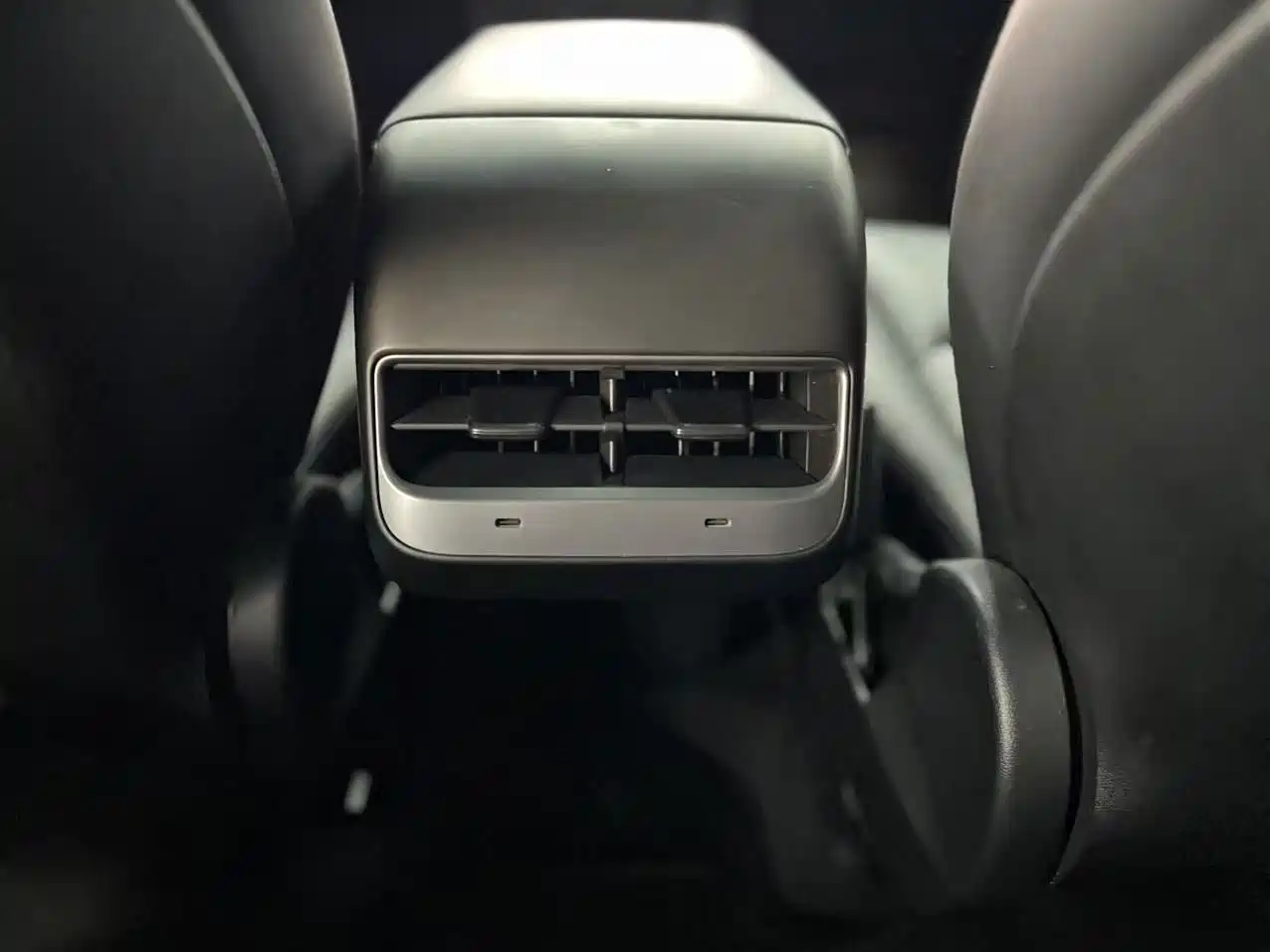 Фото 10 - Tesla Model Y