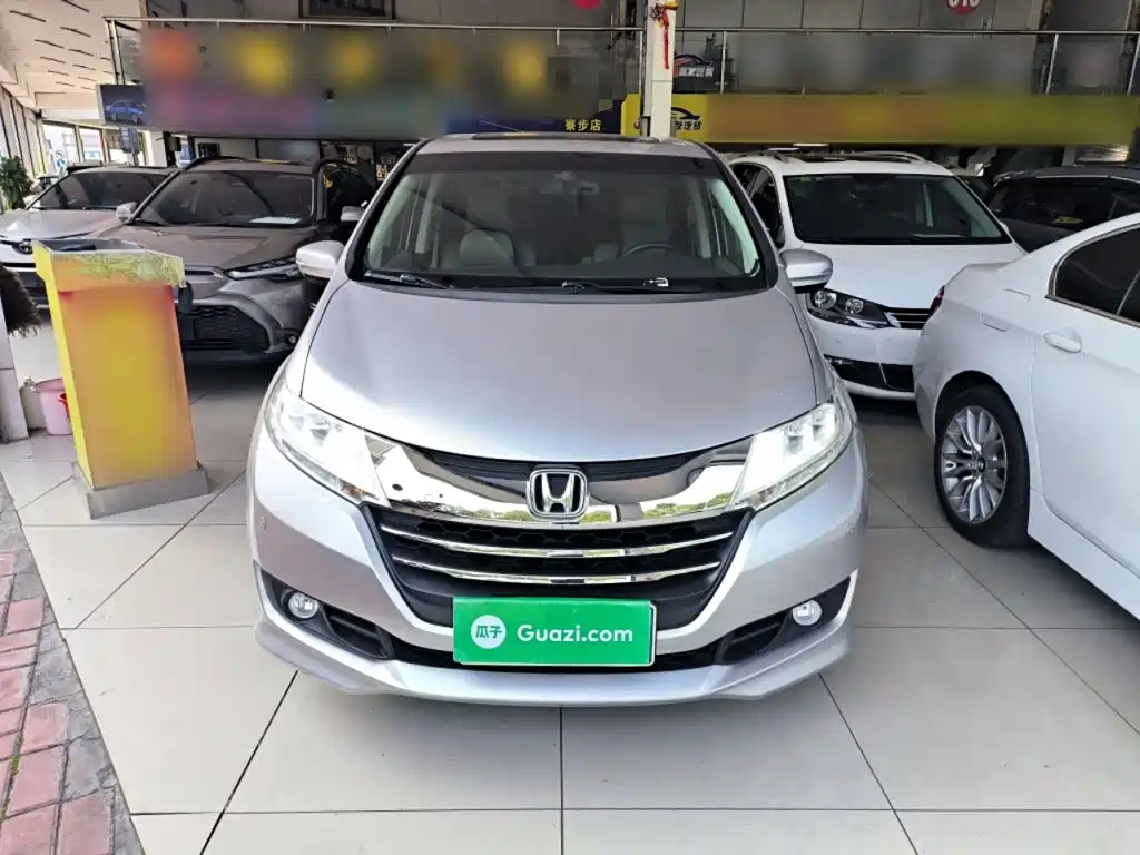 Фото 3 - Honda Odyssey