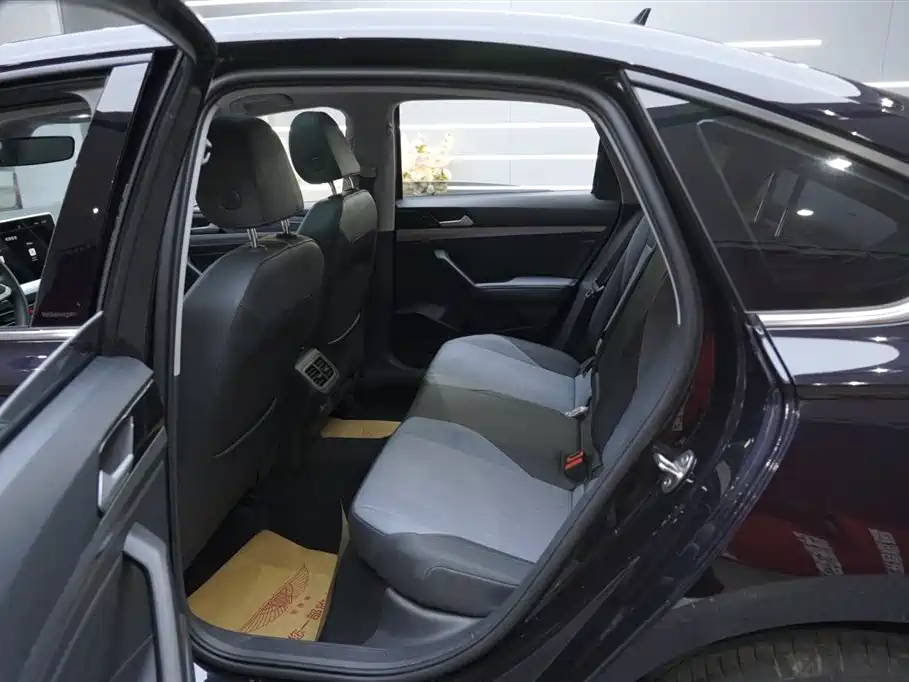 Volkswagen Lavida 2023 Facelift 1.5L Auto Starlight 5 Million Edition фото 17