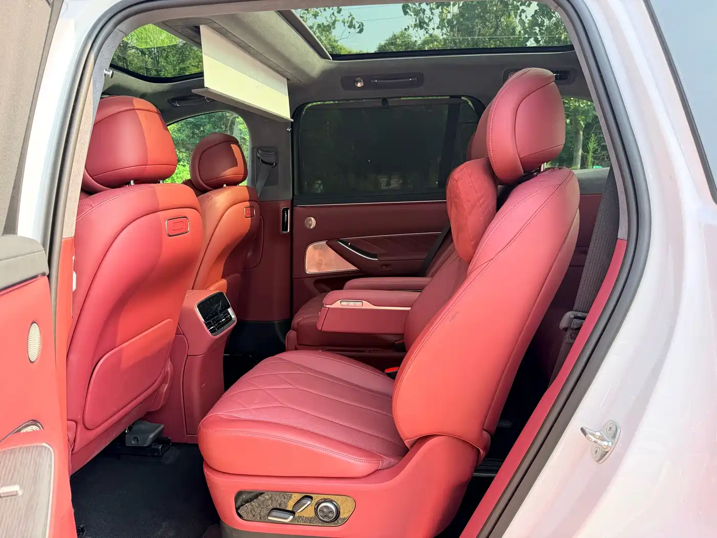 AITO Wenjie AITO M8 2026 2025 Extended Range Ultra 53.4kWh 6-Seater
