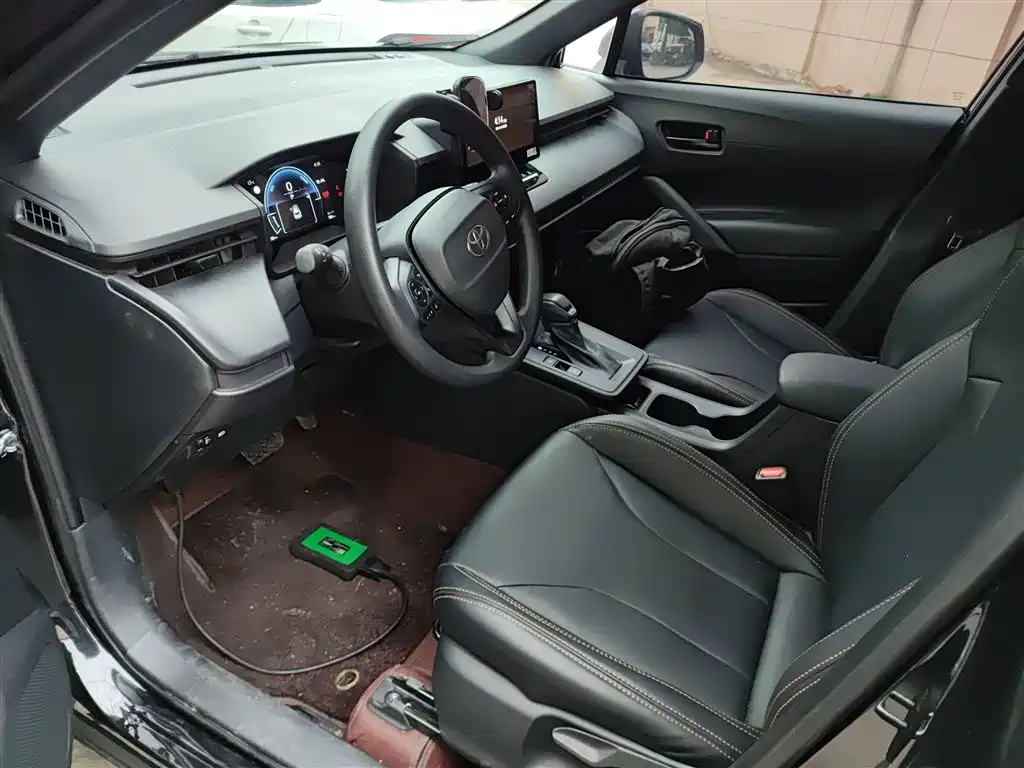 Toyota Corolla Cross 2025 2.0L Intelligent Hybrid Pioneer Edition фото 11