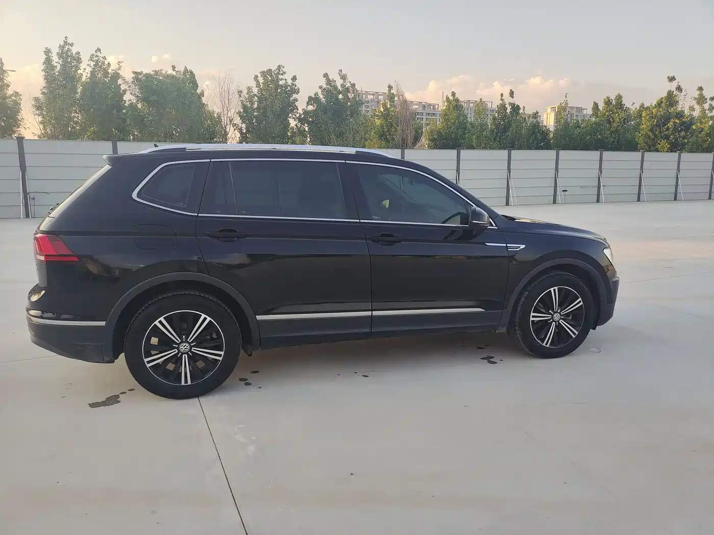 Фото 8 - Volkswagen Tiguan L