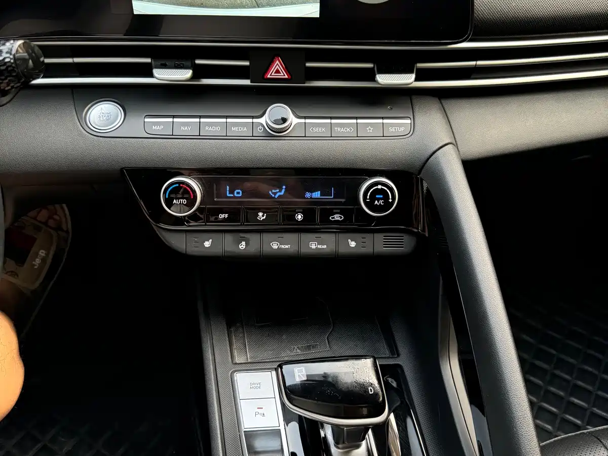 صورة 8 - Hyundai Elantra
