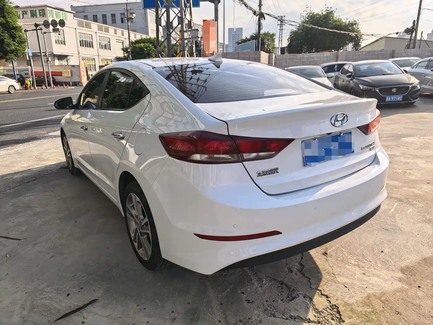 Hyundai Elantra 2018 1.6L Automatic 15th Anniversary Special Edition фото 14