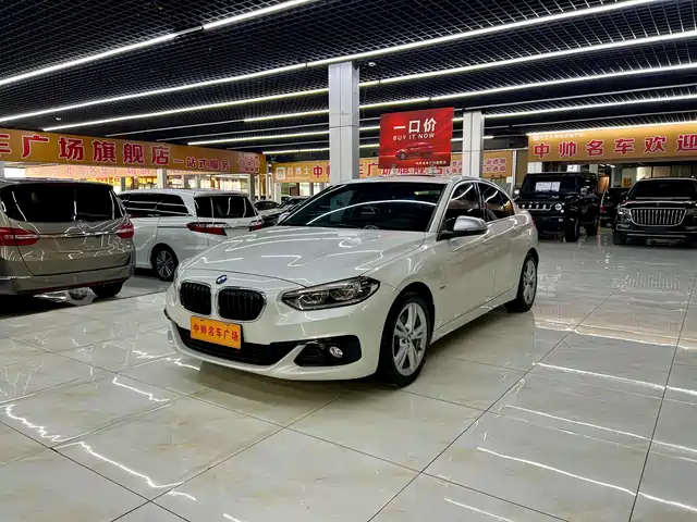 BMW 1 SERIES