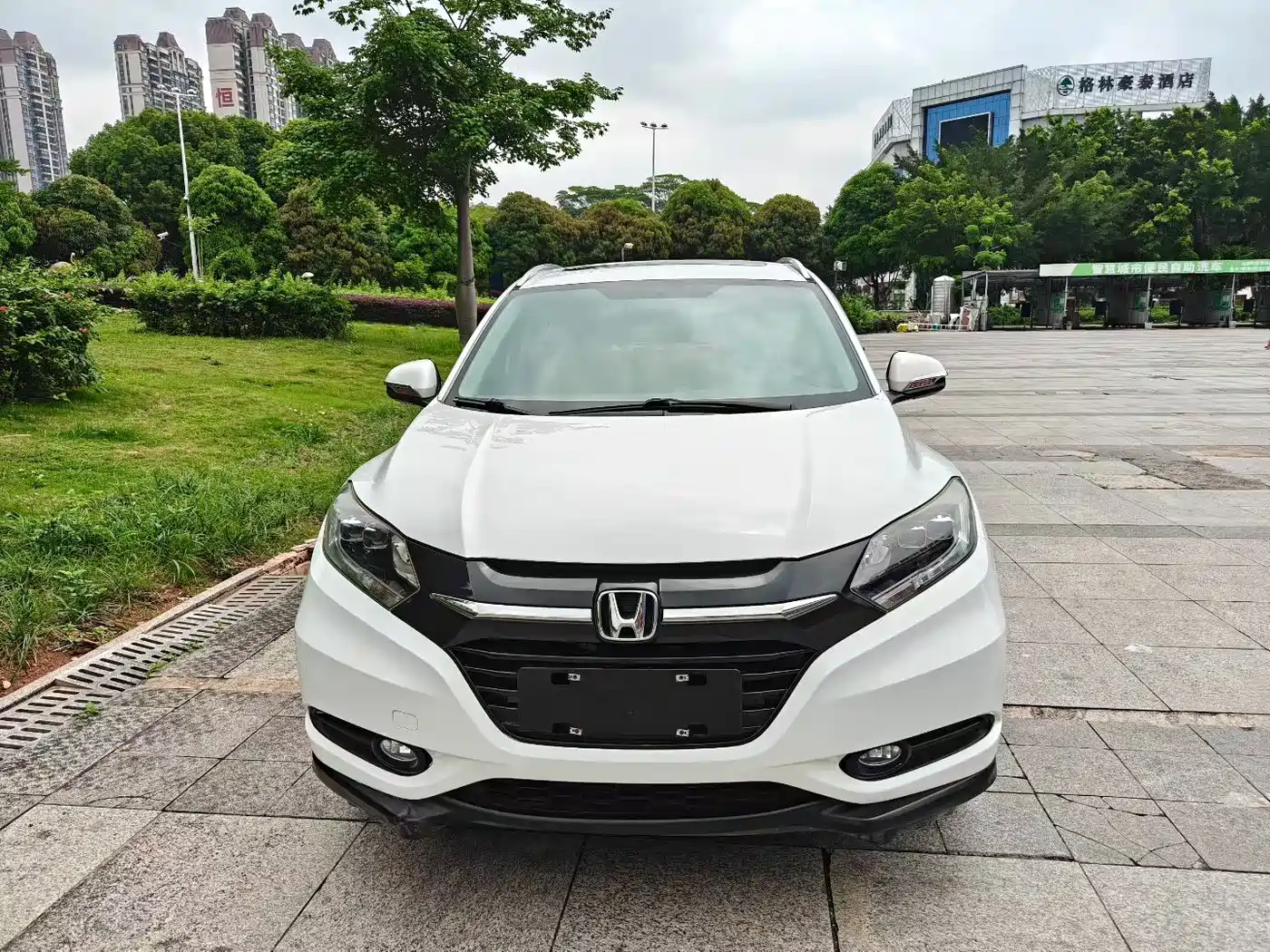 Honda Vezel 2015 2015 1.8L CVT FWD Luxury