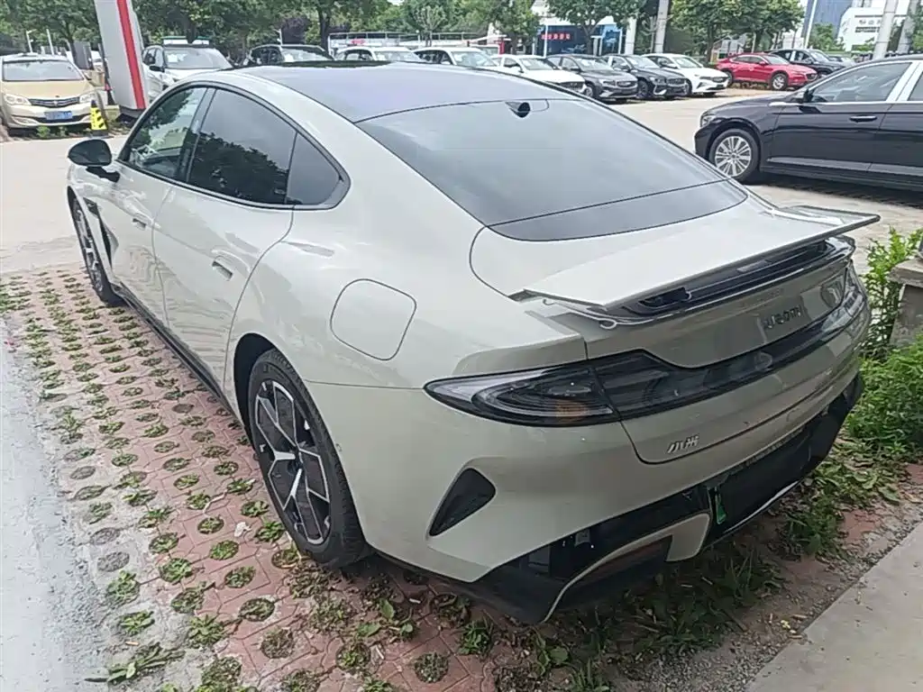 Xiaomi Auto Xiaomi SU7 2024 RWD Ultra Long Range Advanced Smart Driving Pro Edition фото 5