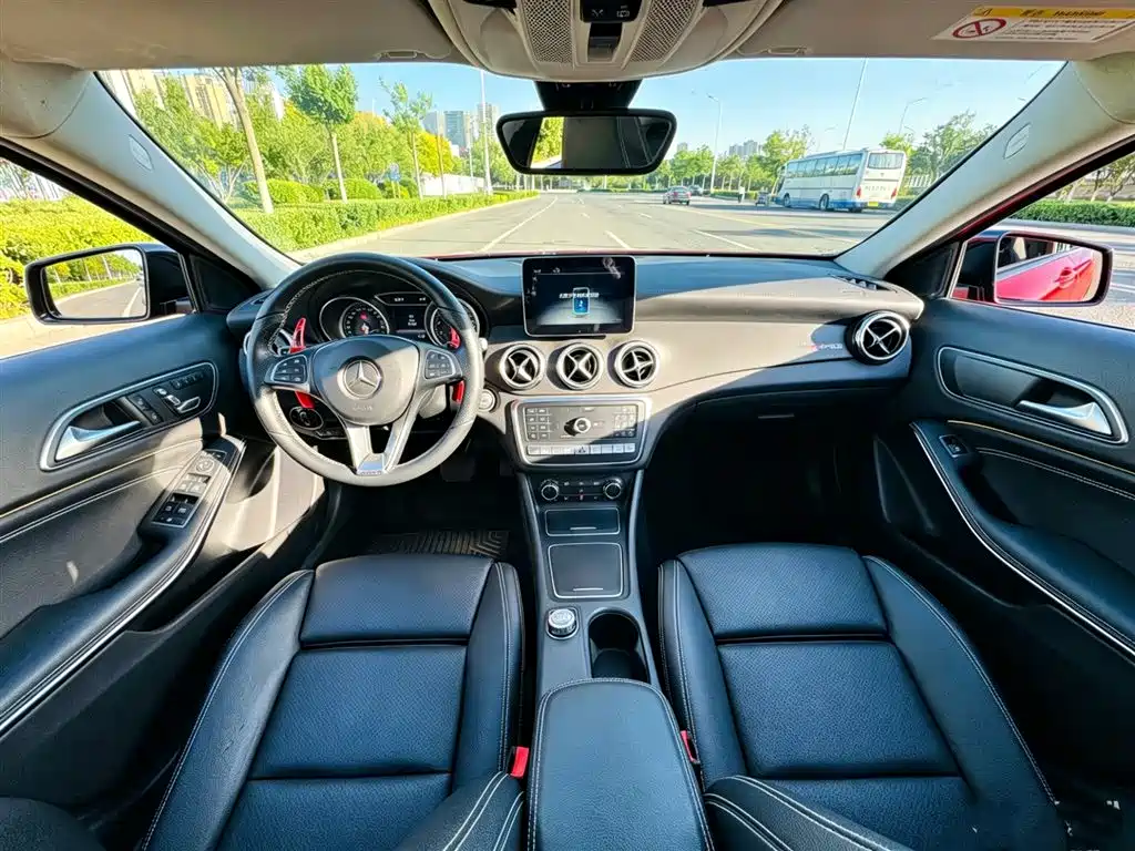 Mercedes-Benz GLA 2018 GLA 220 4MATIC Sport фото 11