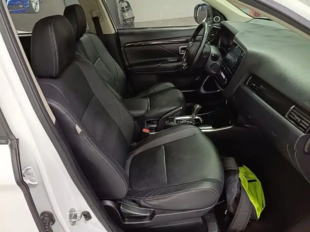 Mitsubishi Outlander 2017 2018 2.0L 2WD Glory Edition 5-seater