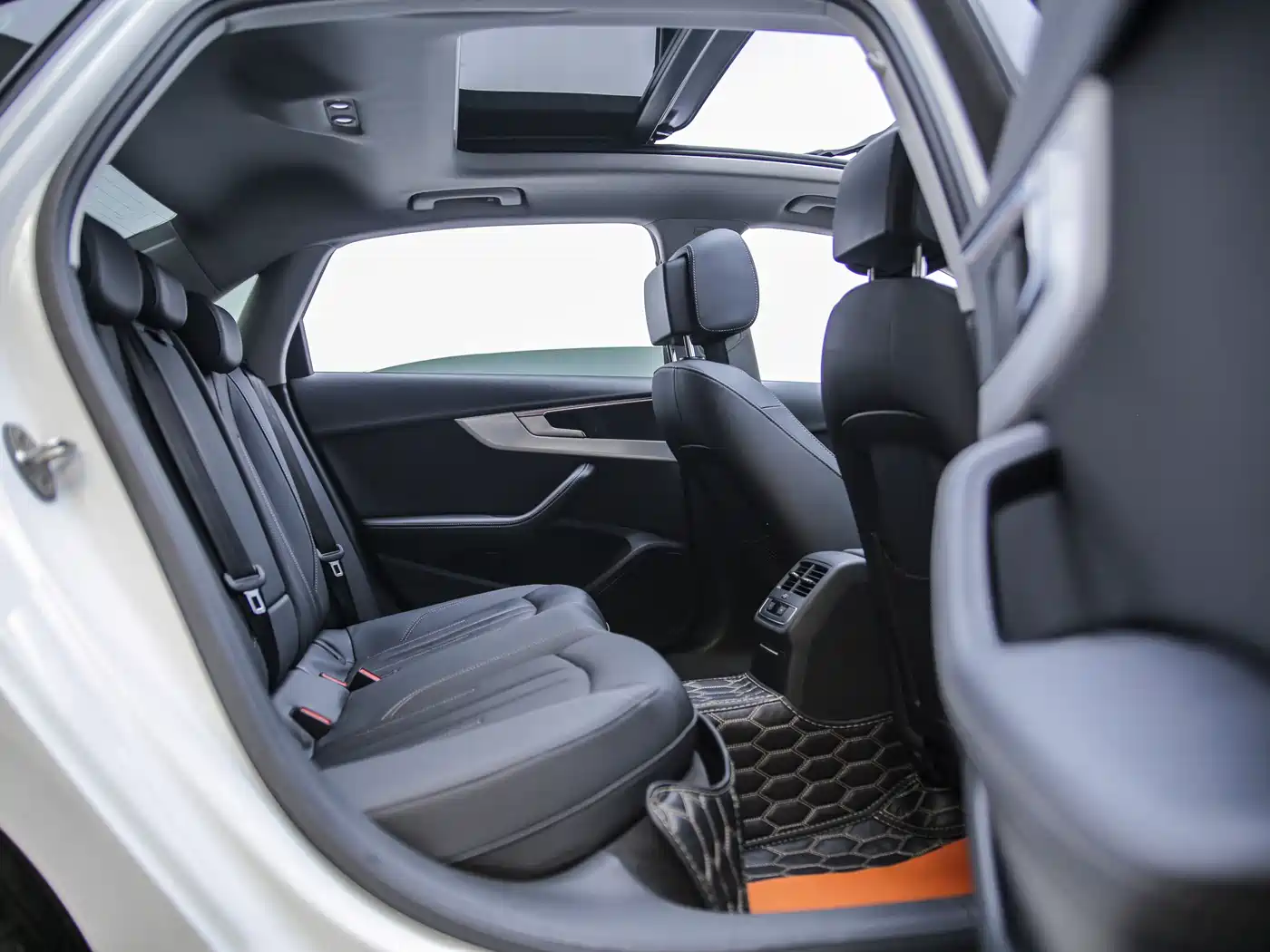 Audi A4L 2020 40 TFSI Luxury Elegance фото 15