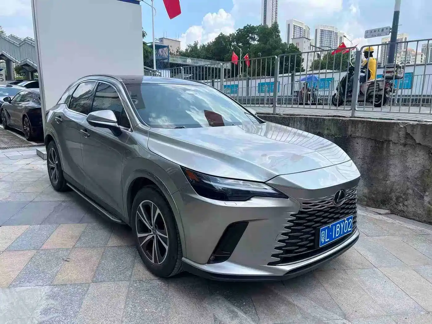 Фото 2 - Lexus RX