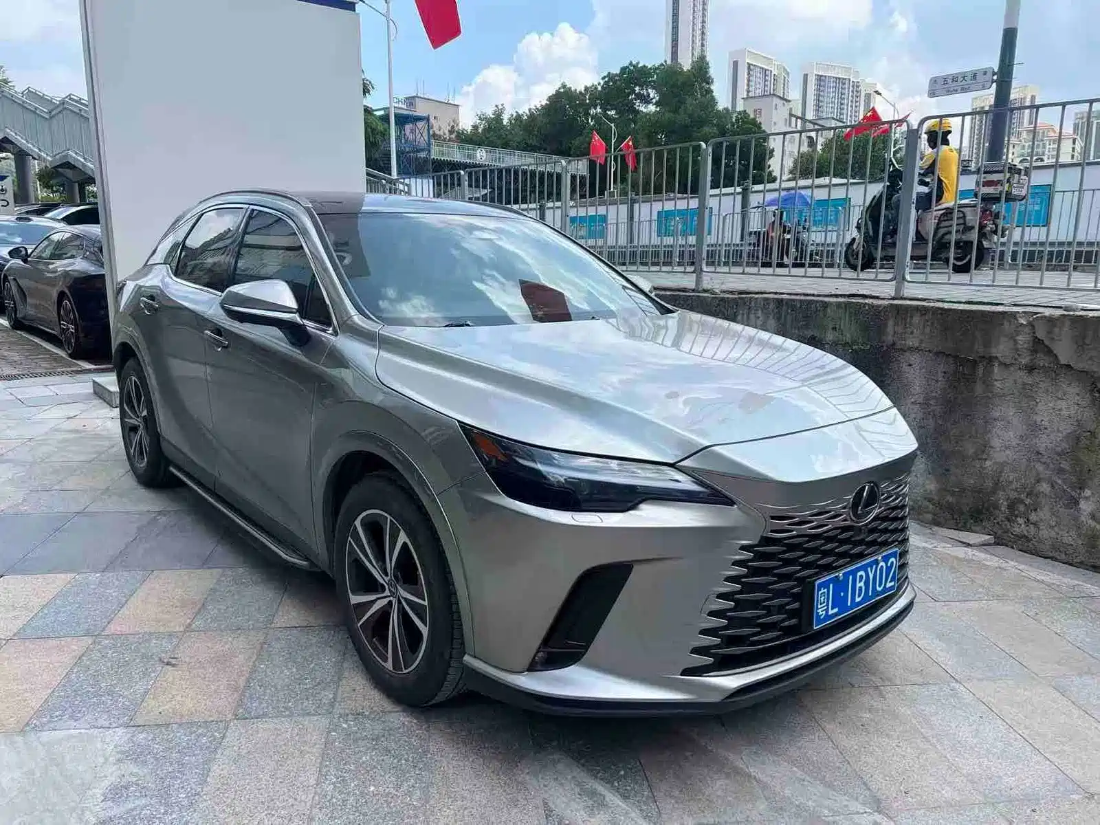 Фото 2 - Lexus RX