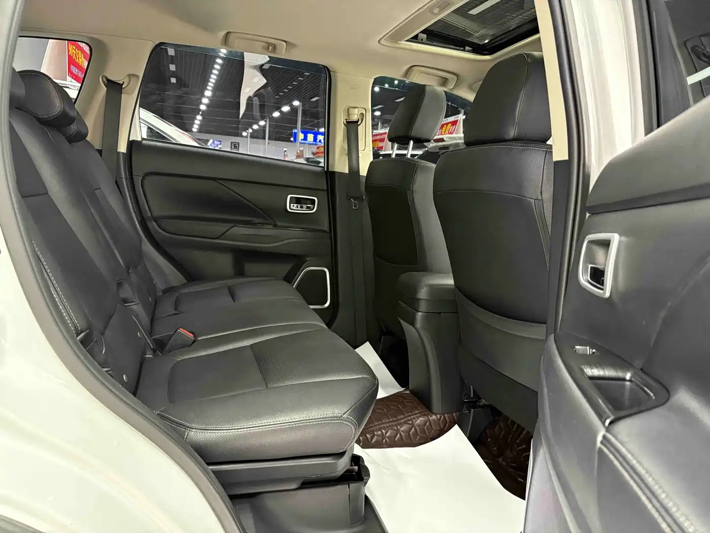 Mitsubishi Outlander 2018 2.0L 2WD Glory Edition 5-seater фото 17