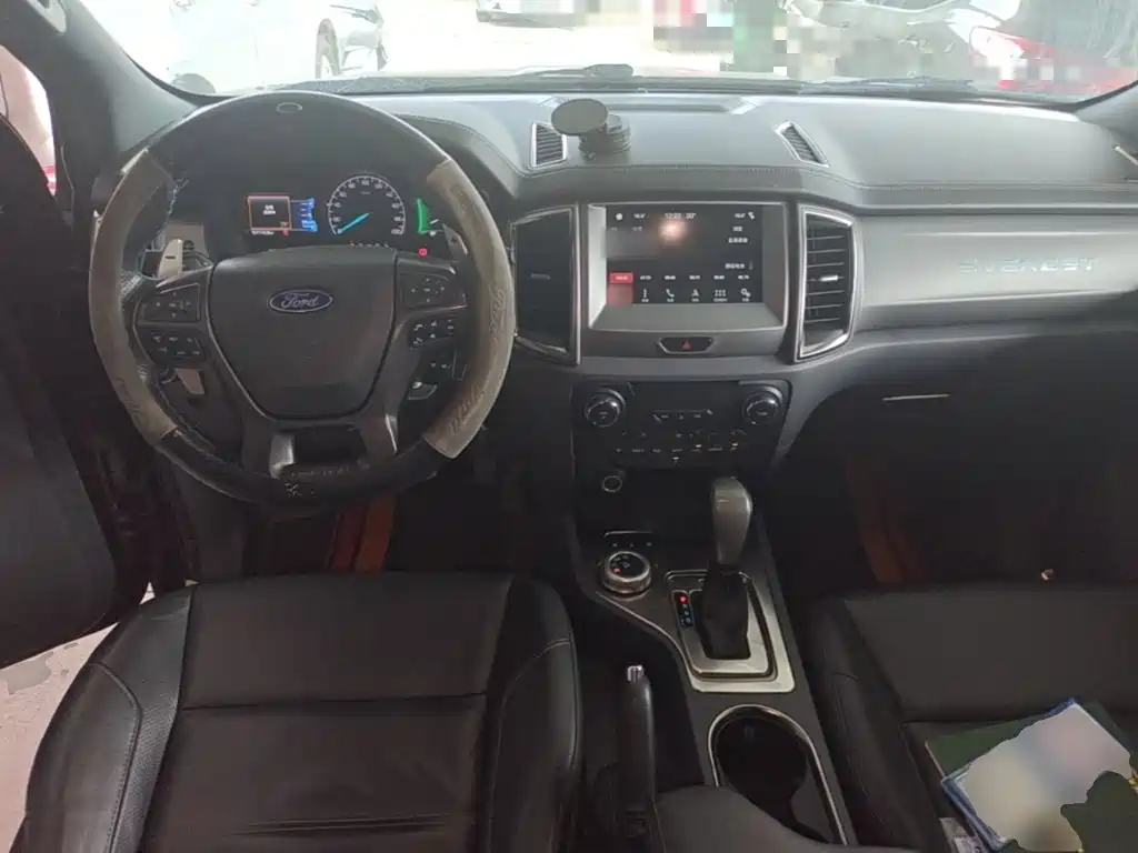 Ford Everest 2018 2017 2.0T Gasoline Automatic 4WD Luxury Edition 5-Seater