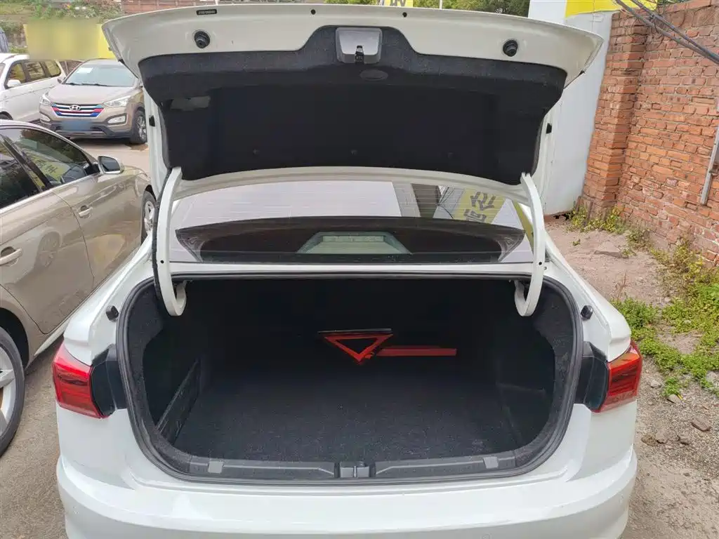 Volkswagen Bora 2020 1.5L Automatic Comfort фото 19