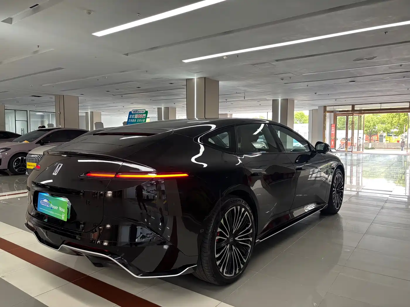 Avatr 12 2025 Facelift Ultra EV AWD фото 5