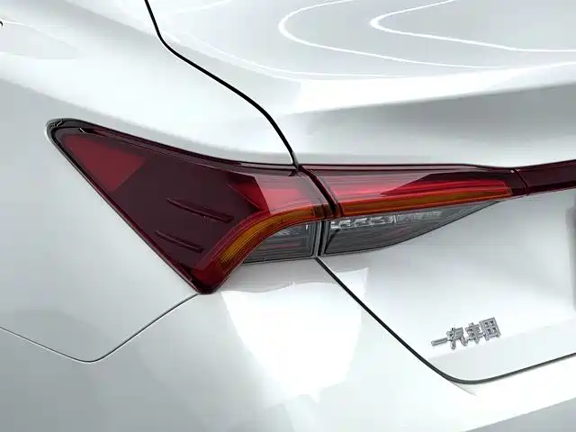 Toyota Avalon 2019 Hybrid 2.5L Luxury Edition China V фото 18