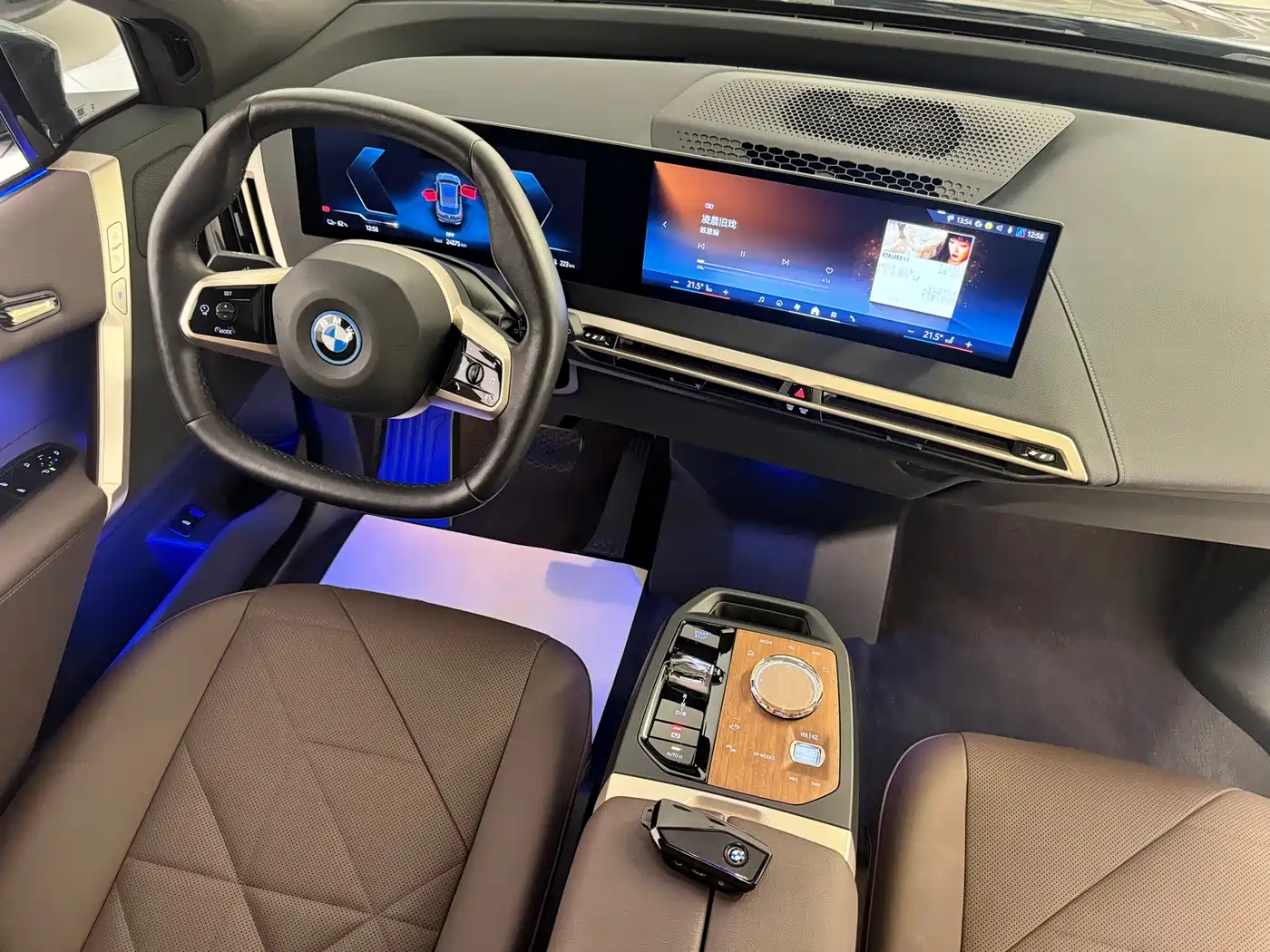 BMW iX 2023 Facelift xDrive40 фото 7