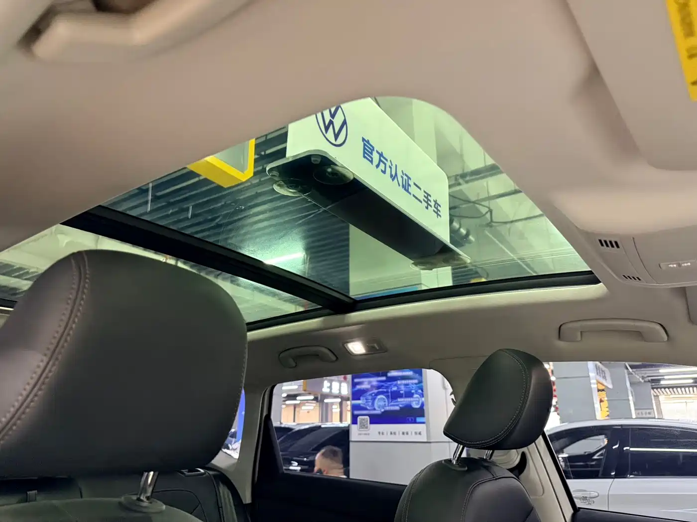 Volkswagen Tharu 2022 280TSI FWD Luxury Edition фото 15