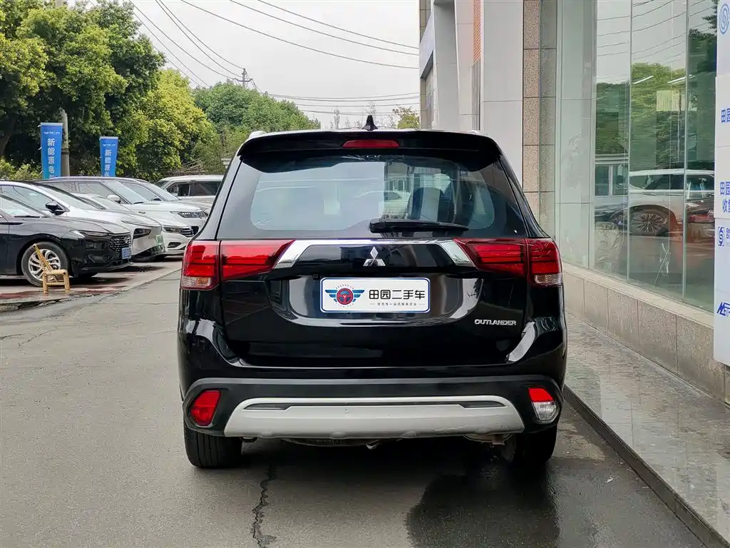 Mitsubishi Outlander 2019 2.0L 2WD Enjoy 5-Seater China VI фото 5
