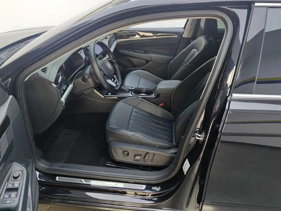 Volkswagen Passat 2023 Facelift 330TSI Starlight Elite Edition фото 9