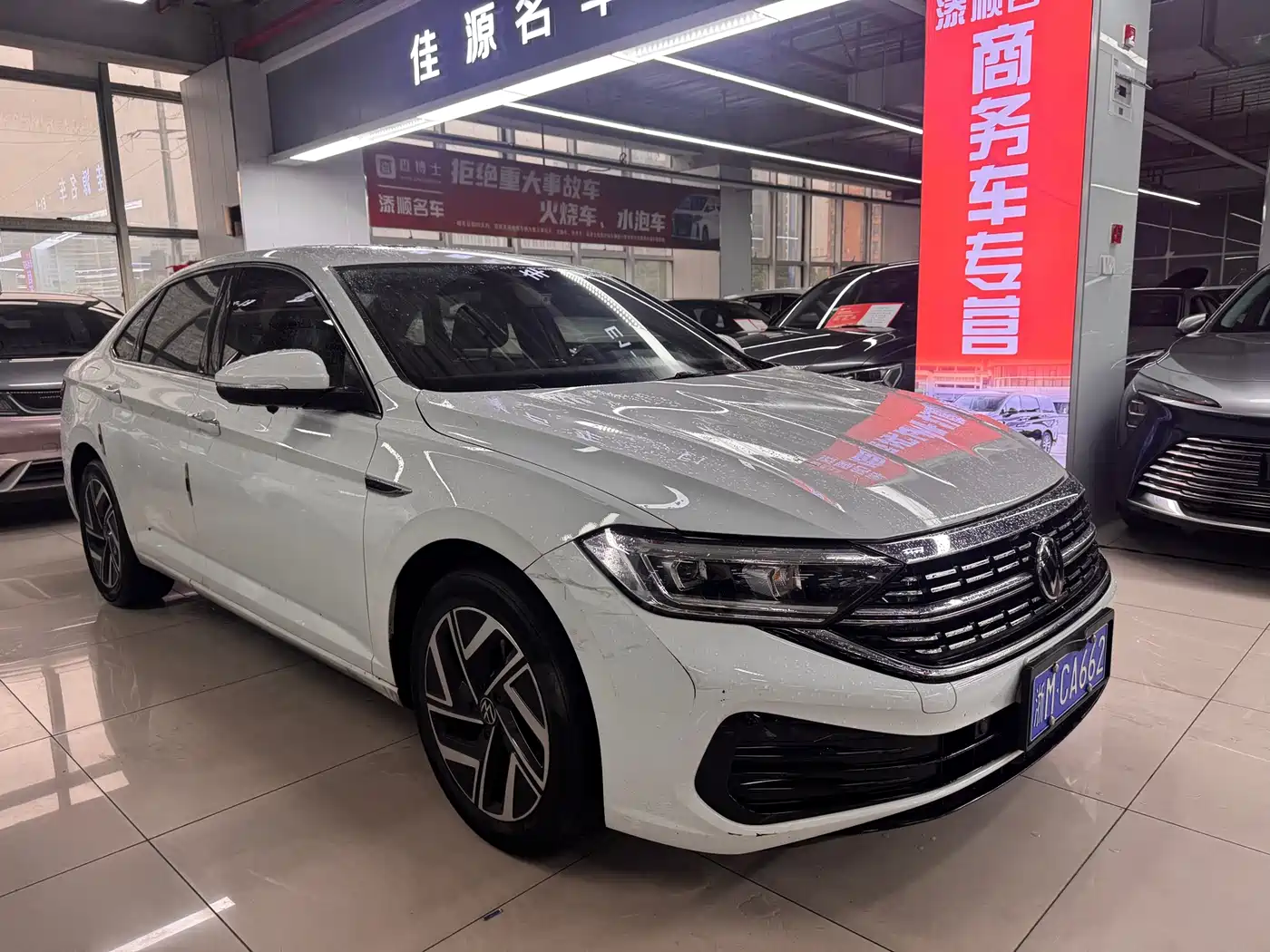 Volkswagen Sagitar 2023 300TSI DSG Excellence Edition фото 3