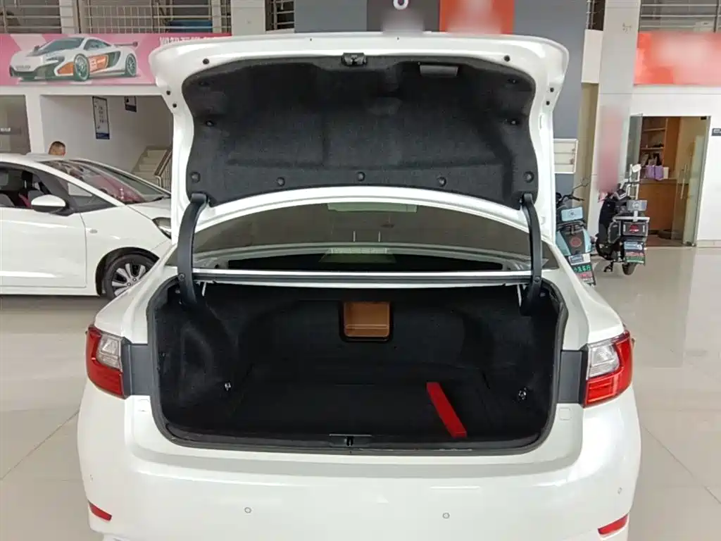 Lexus ES 2015 200 Elite Edition фото 19