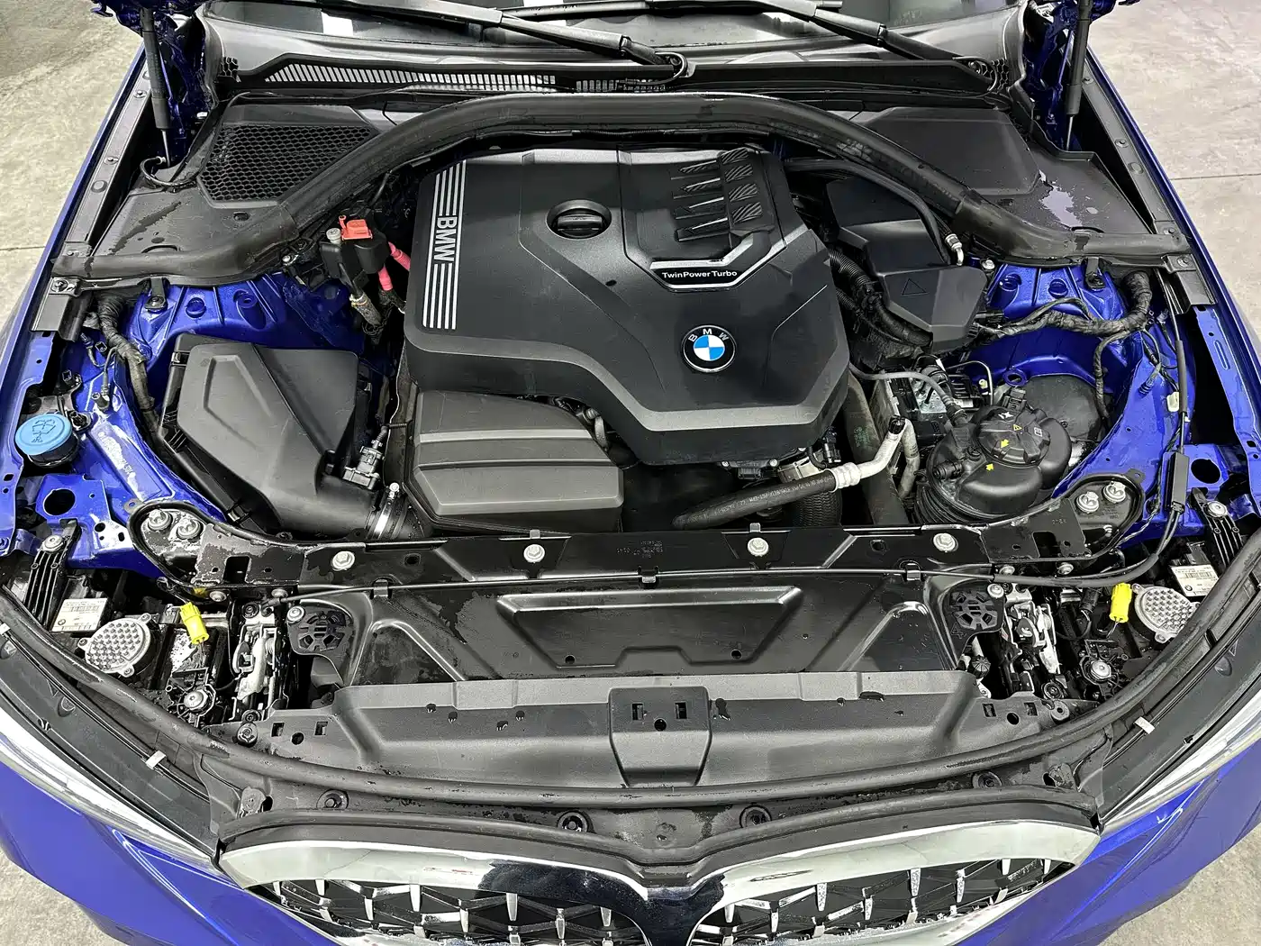 BMW 3 Series 2021 325Li M Sport Package фото 9