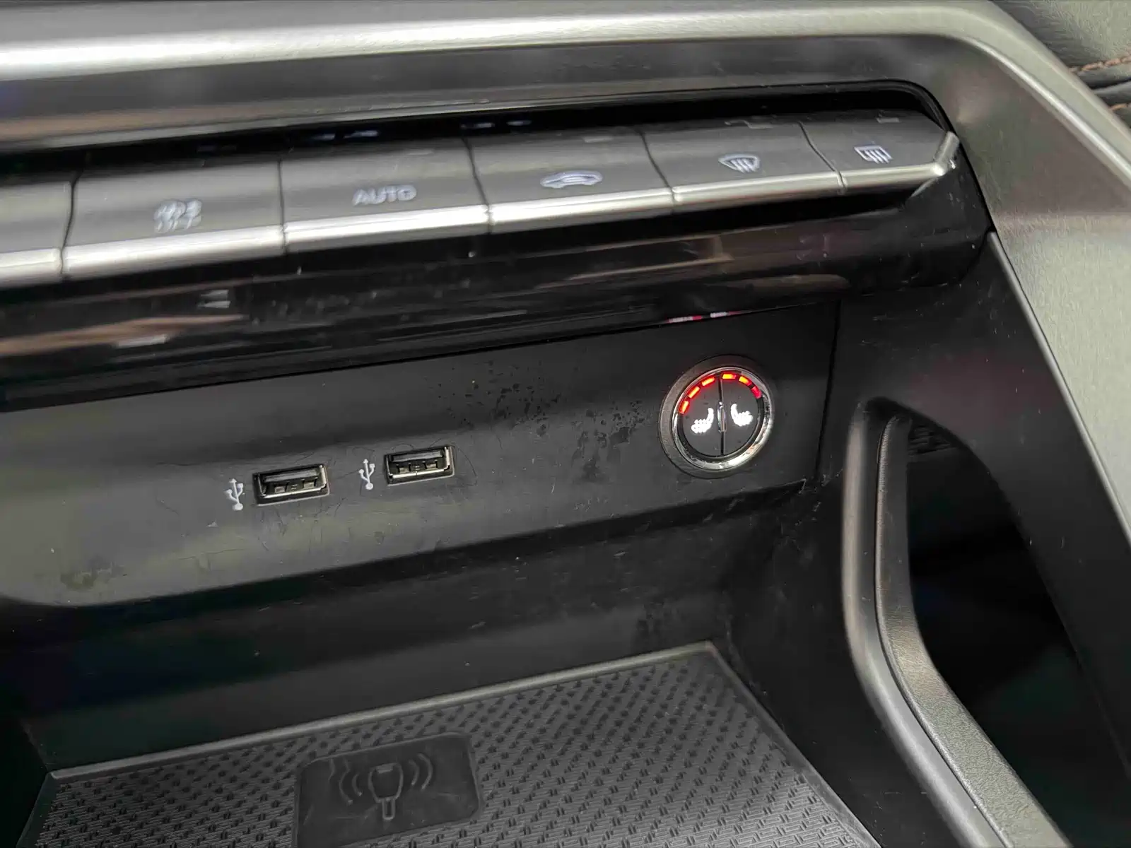 Photo 12 - Geely Emgrand X6