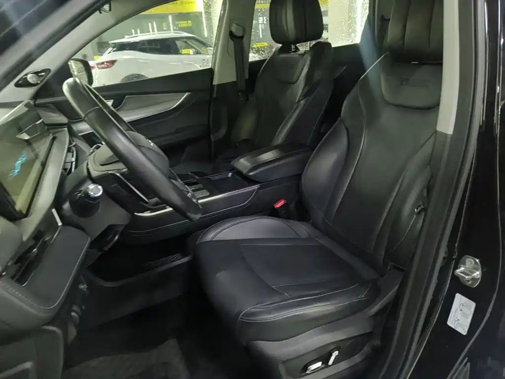 Photo 15 - Chery Tiggo 8