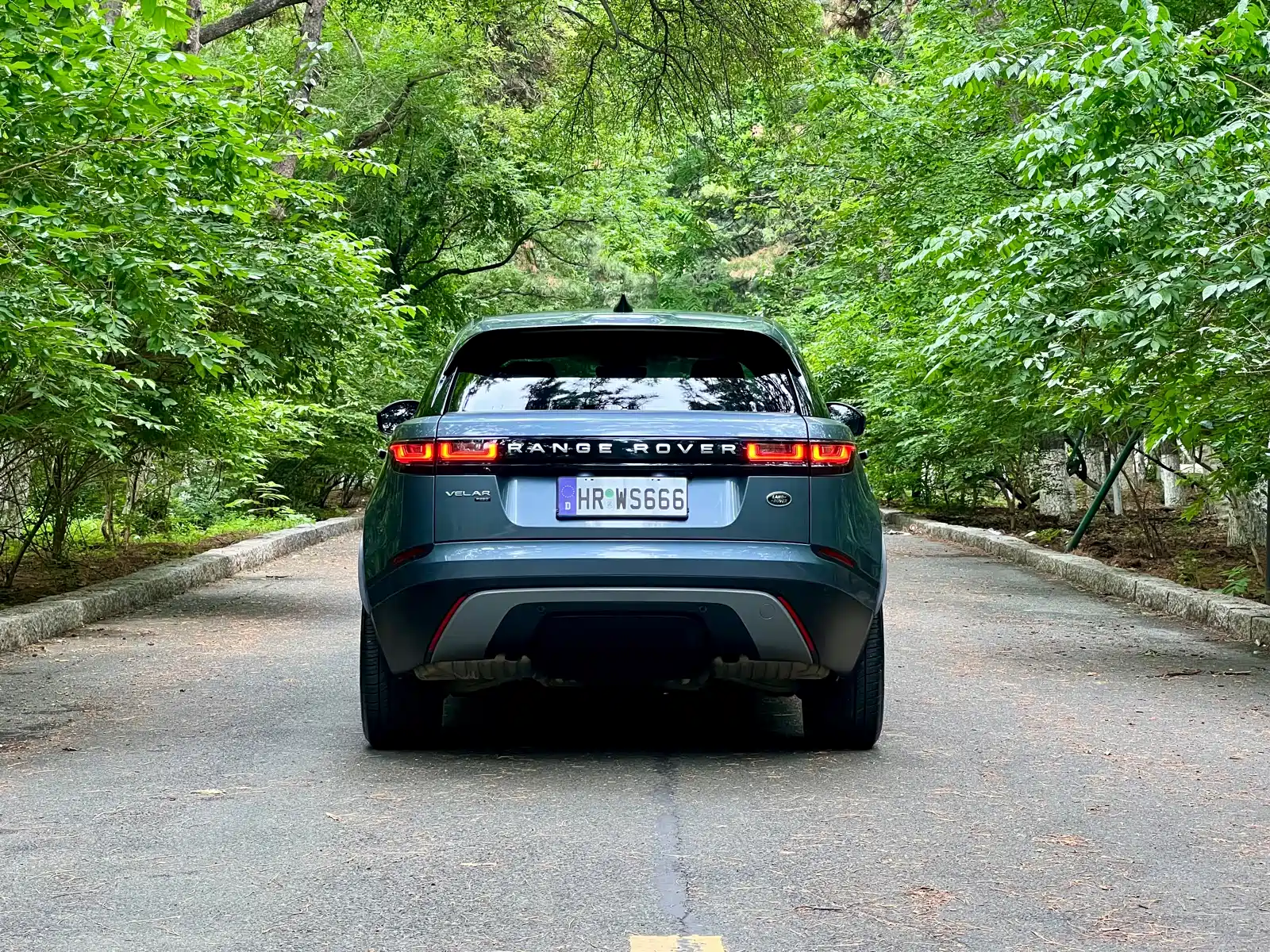 Фото 11 - Land Rover Range Rover Velar