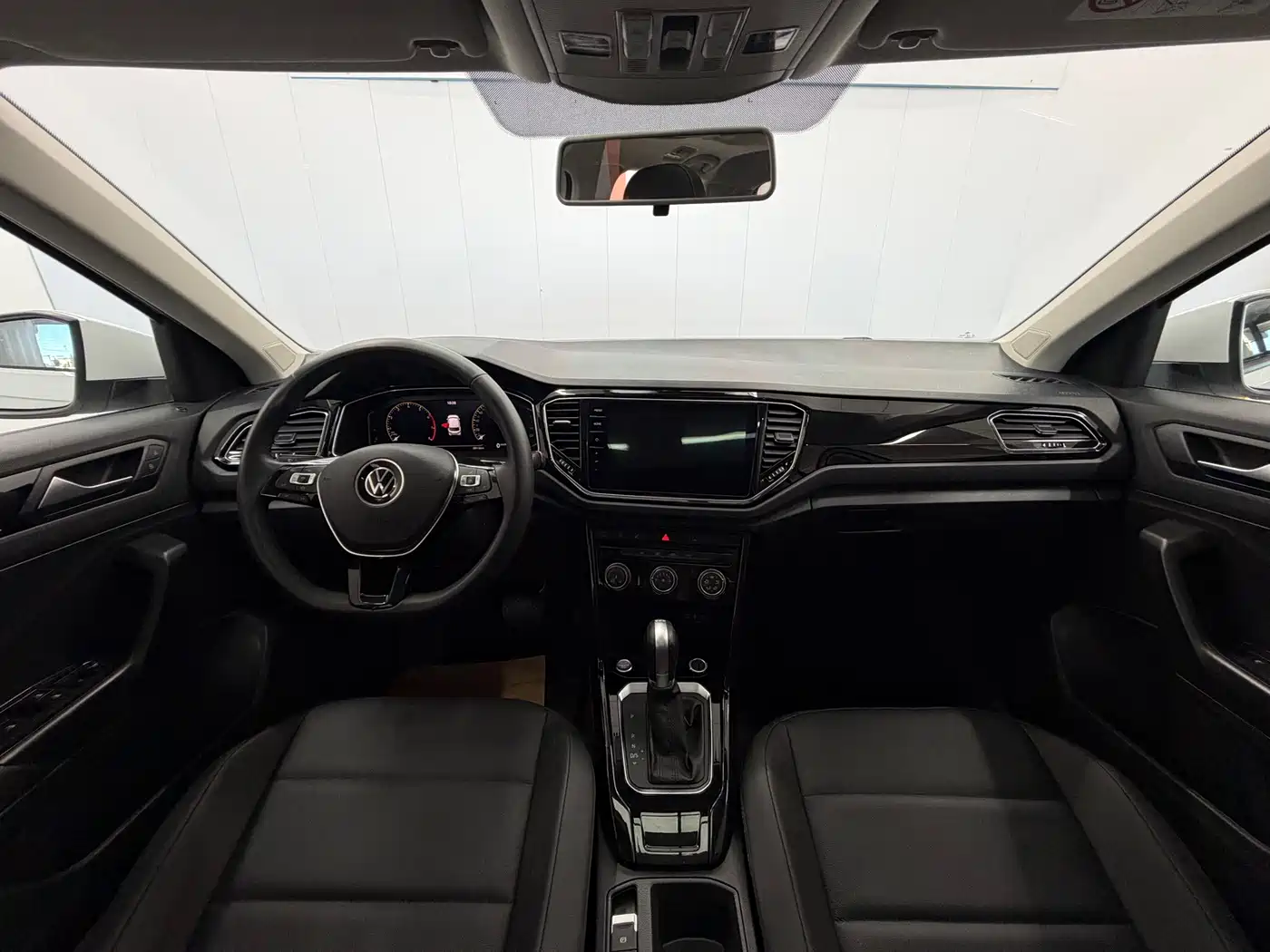 Volkswagen T-Roc, миниатюра 11