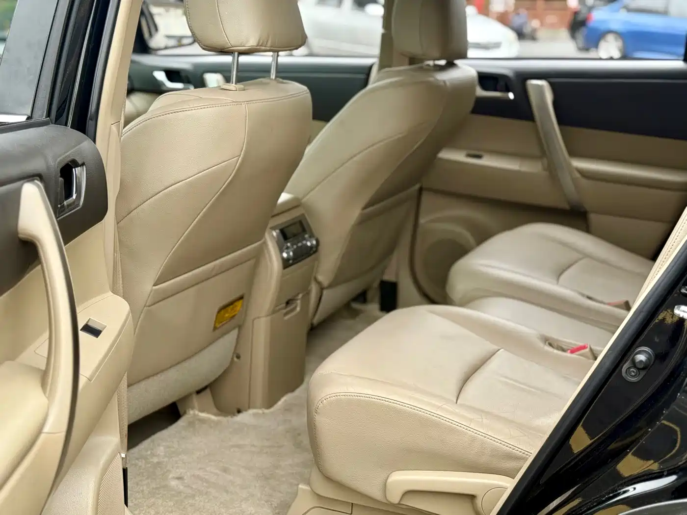Toyota Highlander 2012 2.7L 2WD 7-Seater Luxury Edition фото 16