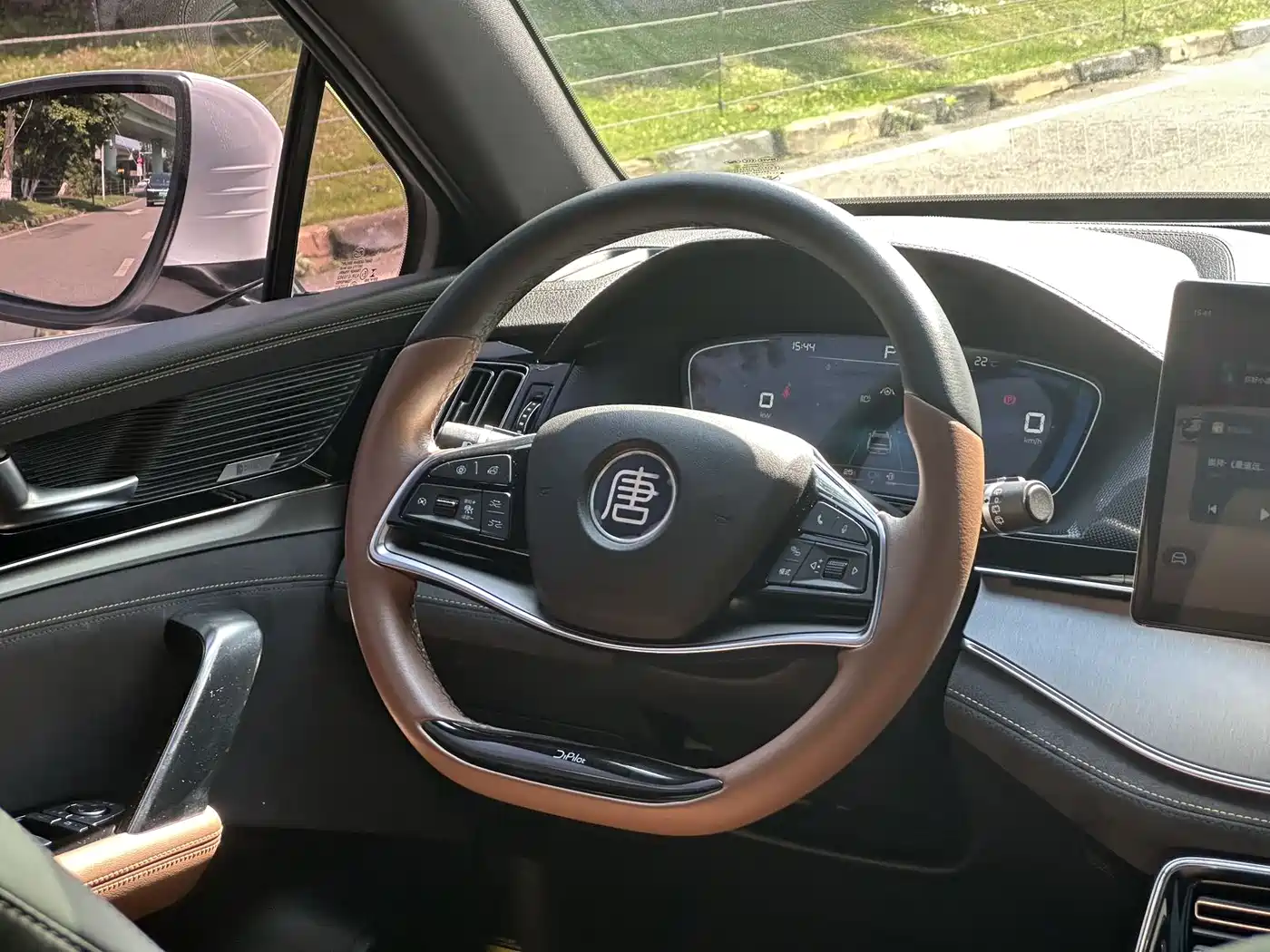BYD Tang New Energy 2021 DM-i 112KM Premium фото 12