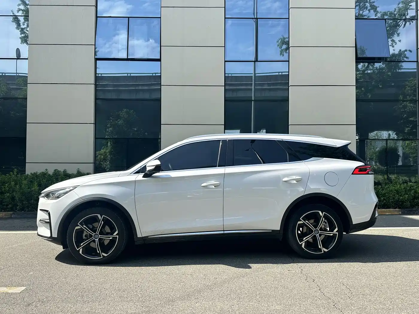 BYD Tang New Energy 2021 DM-i 112KM Premium фото 7
