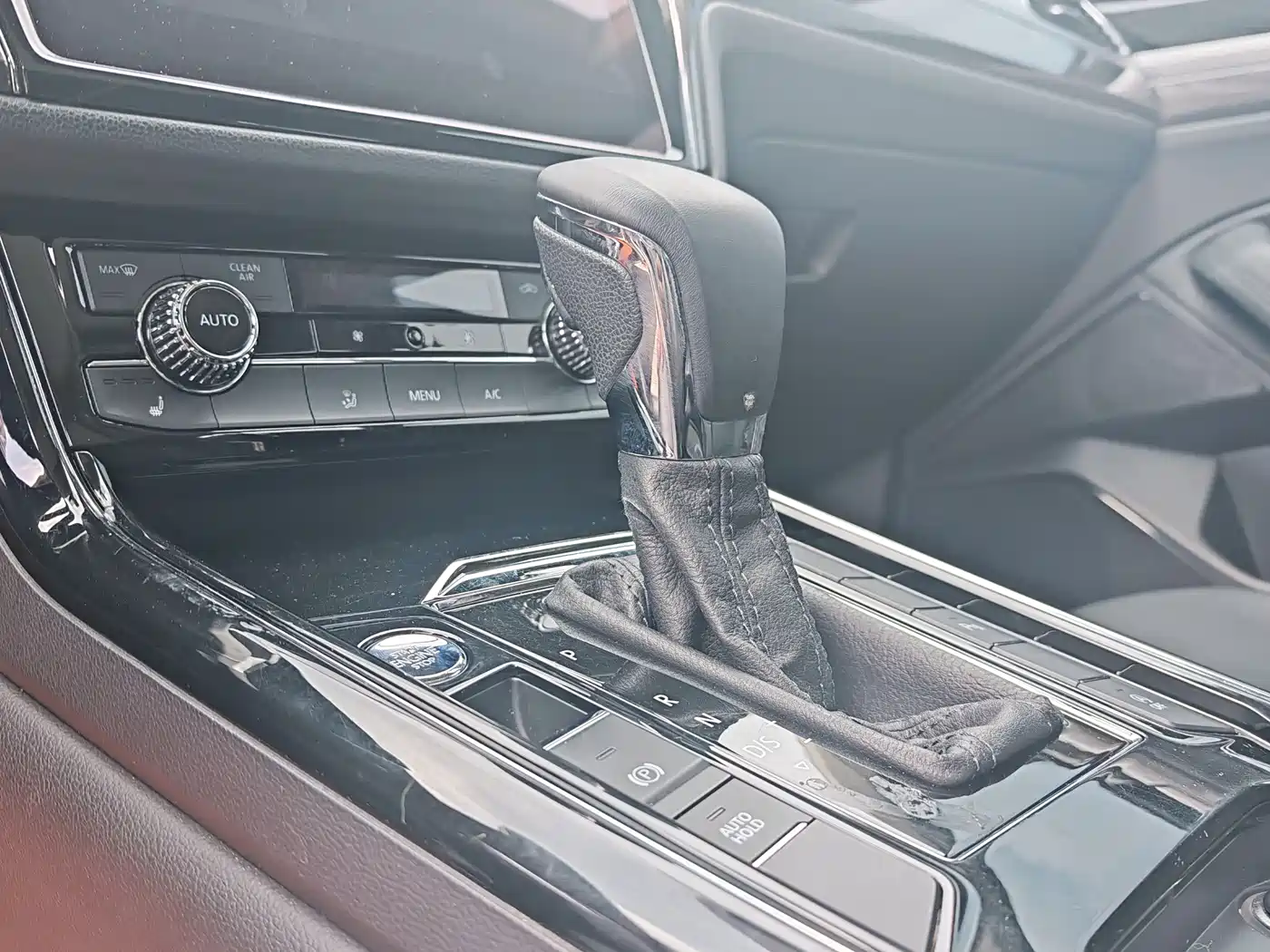 Volkswagen Phideon 2018 Facelift 380TSI FWD Business фото 4