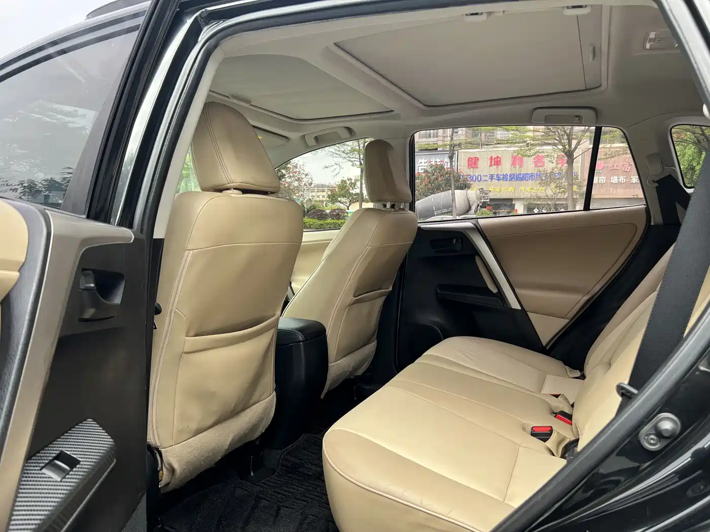 Toyota RAV4 Rongfang 2015 2.5L Automatic 4WD Elite Edition фото 6