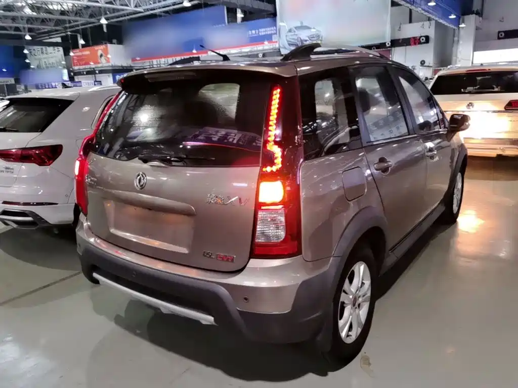 Dongfeng Fengxing Joyear XV 2015 2015 1.6L CVT Luxury