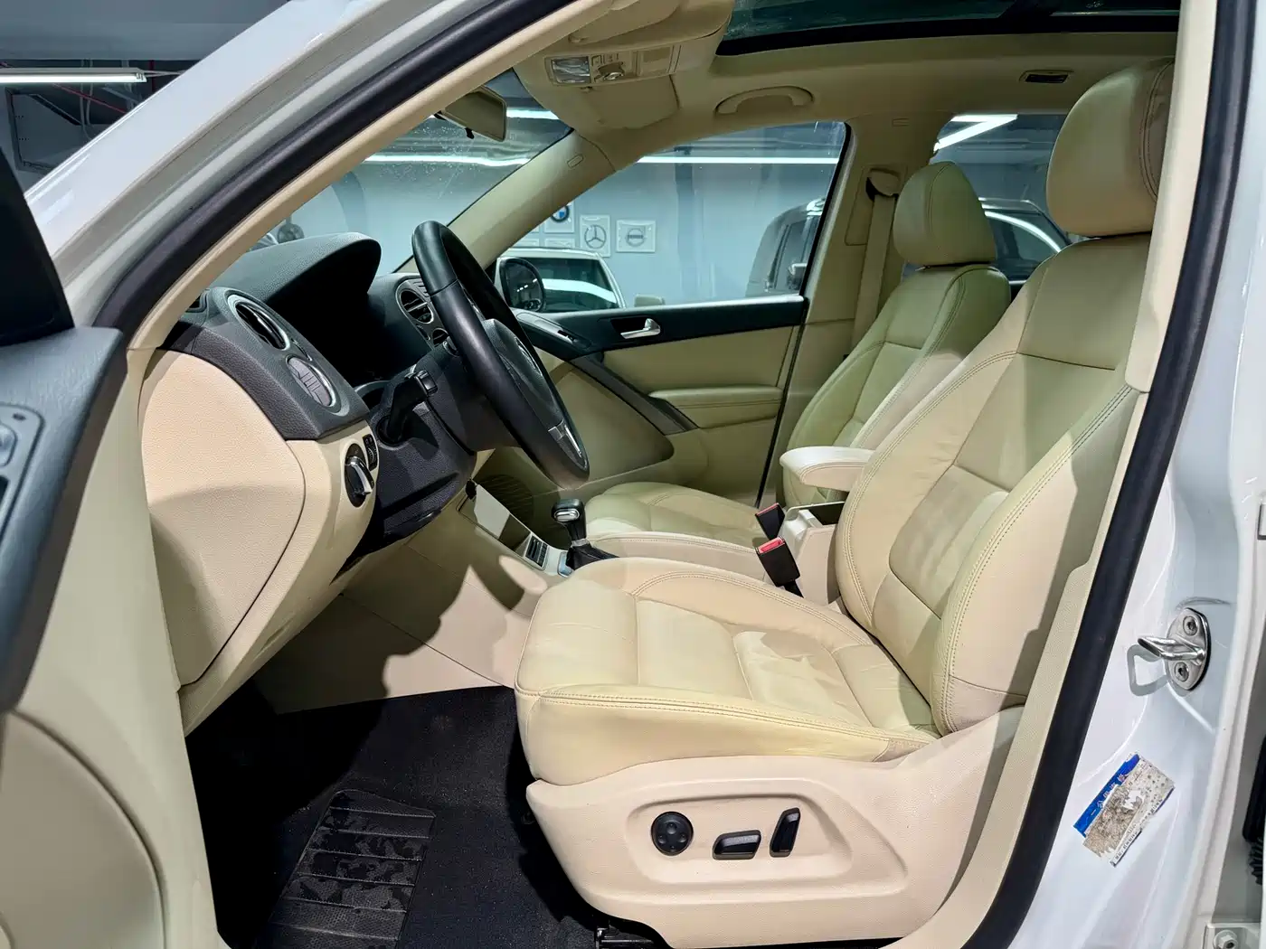 Volkswagen Tiguan 2010 2.0TSI Automatic 4WD Elite фото 8