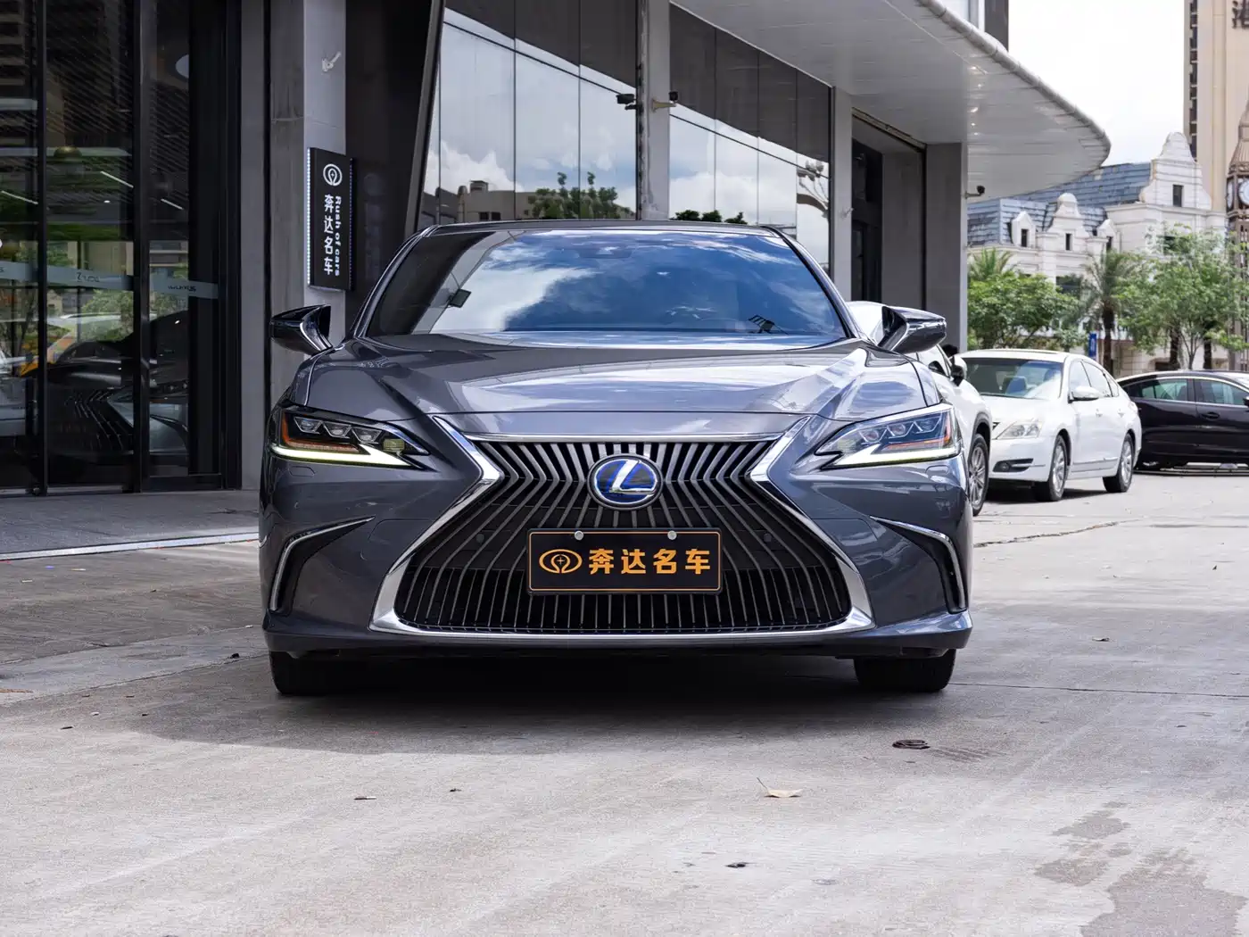 Фото 2 - Lexus ES