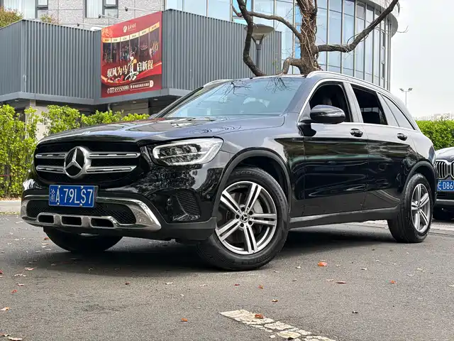 MERCEDES-BENZ GLC