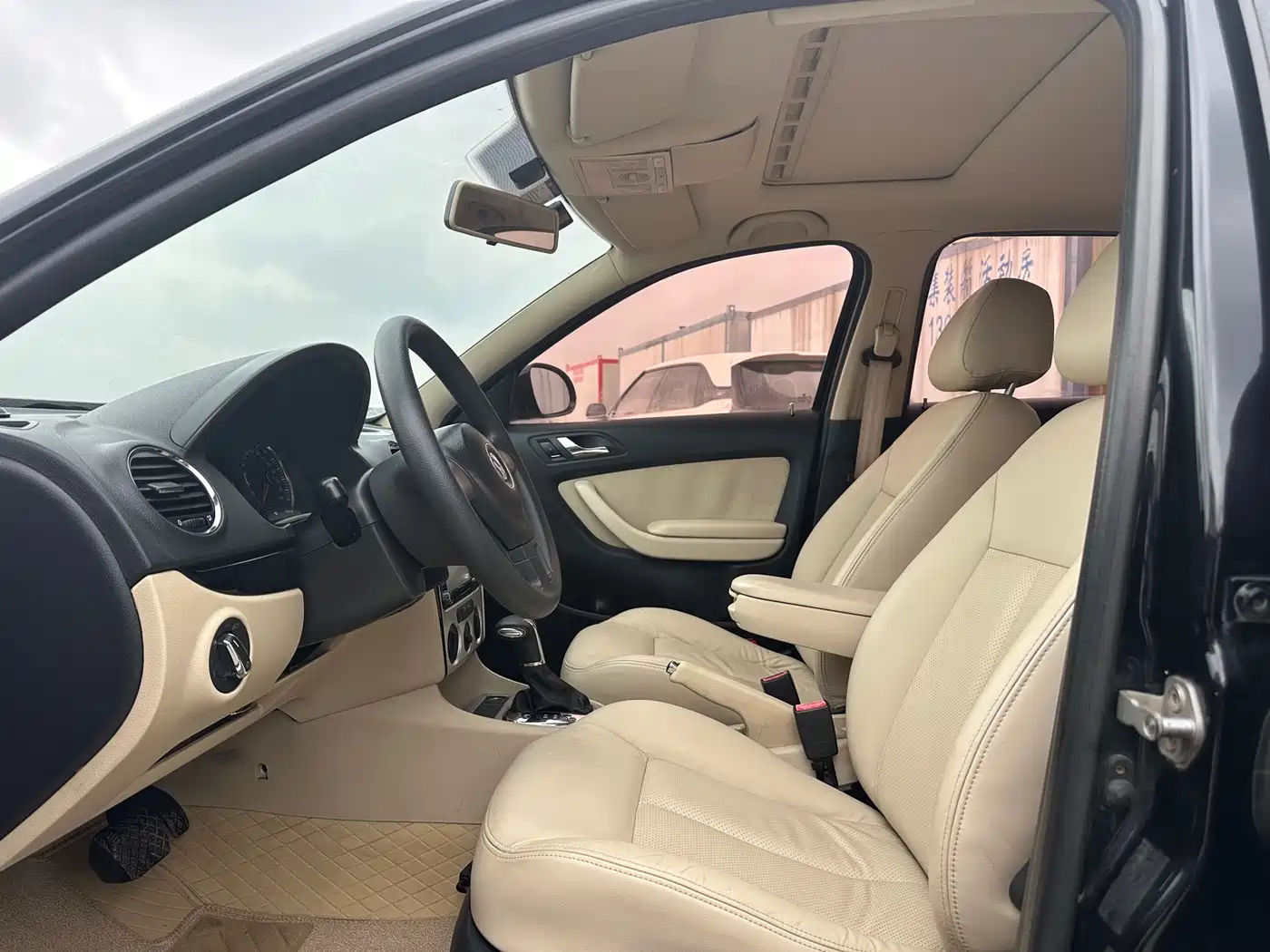 Volkswagen Lavida 2011 1.4TSI DSG Pinya Edition фото 8